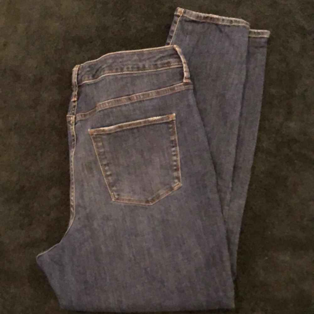 Universal Thread 🧵button fly high rise skinny stretchy jeans